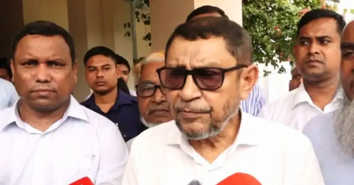 নোয়াখালী জেনারেল হাসপাতালে আকস্মিক পরিদর্শনে স্বাস্থ্যমন্ত্রী, অনিয়ম দেখে তত্ত্বাবধায়কের দায়িত্বে পরিবর্তন