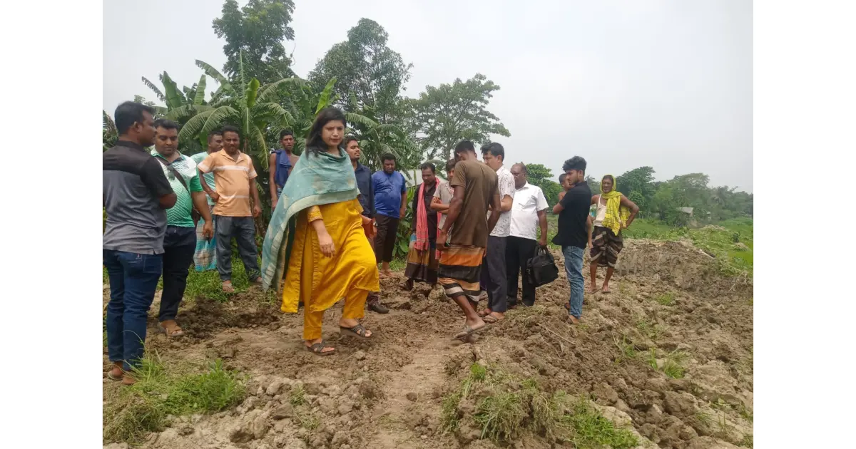 আলমডাঙ্গায় সরকারি জমির মাটি কাটার দায়ে ভ্রাম্যমাণ আদালতে এক ব্যক্তিকে জরিমানা 