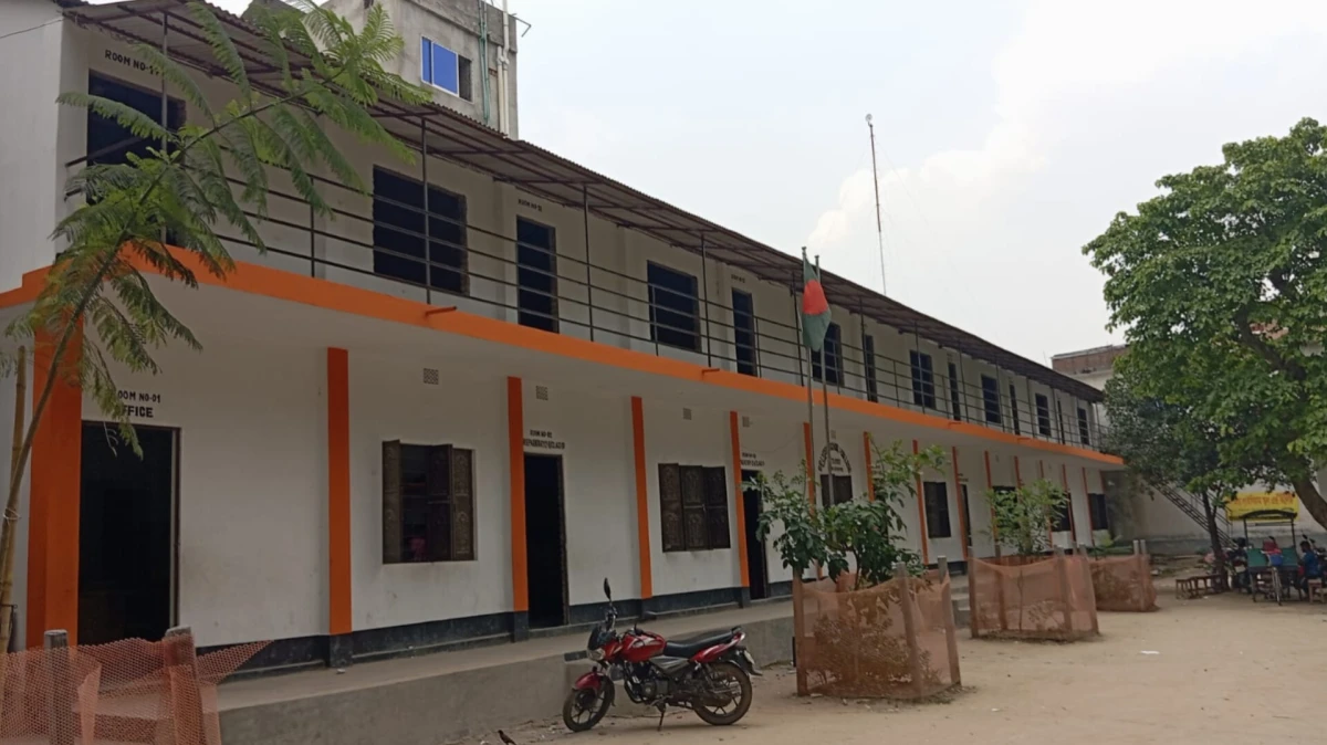 গাংনীর বিআর লাইসিয়াম স্কুল এন্ড কলেজের পরিচালকের  বিরুদ্ধে শিক্ষার্থী ও অভিভাবককে লাঞ্চিতের অভিযোগ 