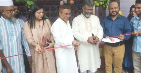 আলমডাঙ্গায় কৃষি উপকরণ প্রণোদনা বিতরণ ও ফল মেলার উদ্বোধন করলেন জেলা পরিষদের প্রশাসক শরীফুজ্জামান শরীফ 