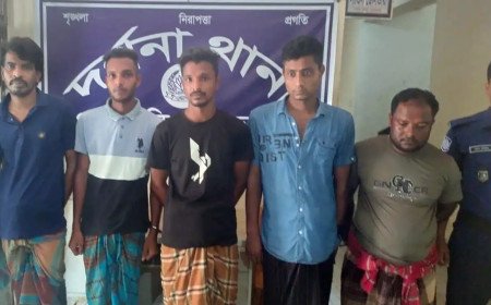 দর্শনা থানা পুলিশের রাতভর অভিযানে মাদক মামলার ওয়ারেন্ট ভুক্ত ৫ আসামী গ্রেপ্তার