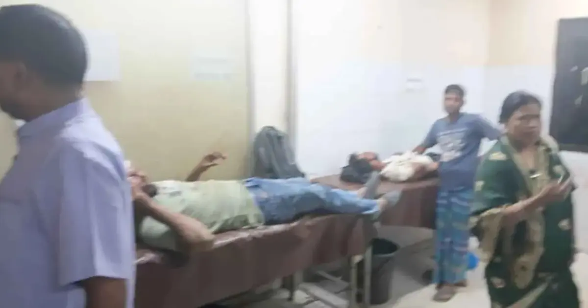 টাঙ্গাইলের মধুপুরে বাস-ট্রাকের মুখোমুখি সংঘর্ষ, নিহত ৩ ও আহত অন্তত ২৫
