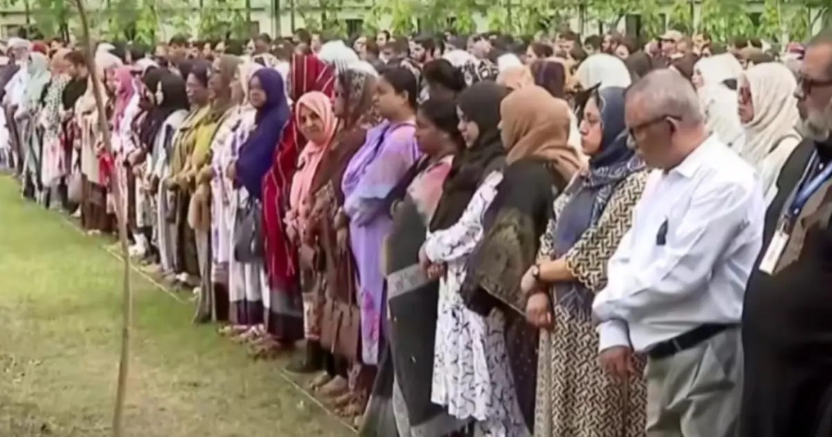 মাইলস্টোন কলেজে যুদ্ধবিমান দুর্ঘটনায় নিহতদের স্মরণে শোক ও দোয়া মাহফিল অনুষ্ঠিত