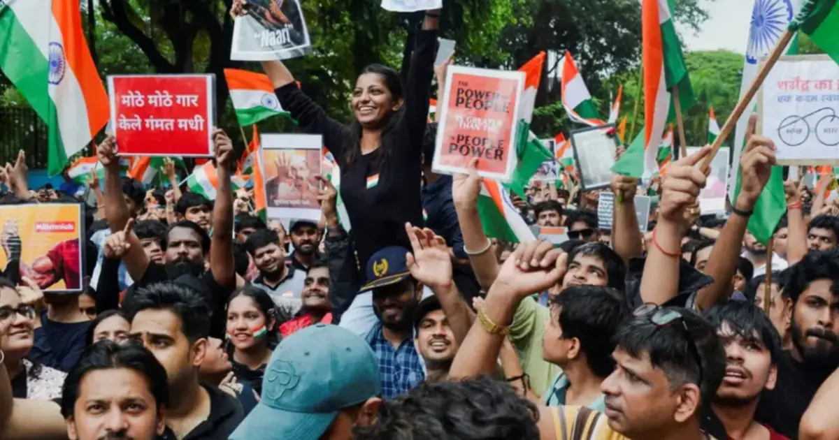 বিক্ষোভের মুখে কঠোর পদক্ষেপ ভারতের: প্রশ্নফাঁসের শাস্তি বেড়ে ১০ বছর কারাদণ্ড ও ১০ লাখ ডলার জরিমানা