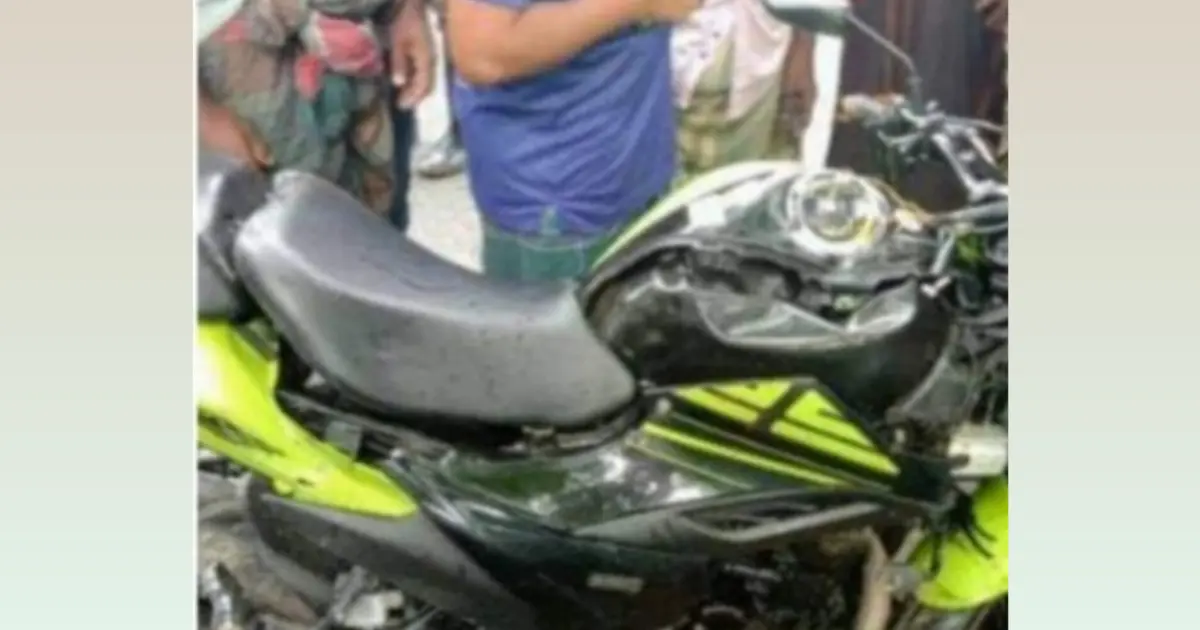 যশোরের শার্শায় ট্রাক্টর-মোটরসাইকেল মুখোমুখি সংঘর্ষে নিহত ২ 