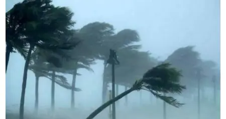 ঢাকাসহ দেশের ১৭ জেলায় ৬০ কিমি বেগে ঝড়ের পূর্বাভাস, নদীবন্দরে সতর্কতা