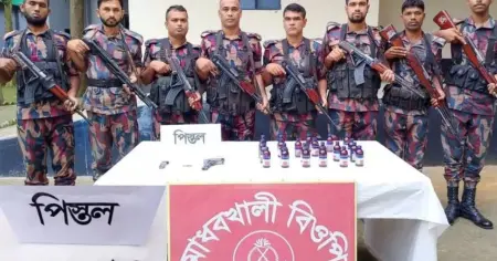 চুয়াডাঙ্গার জীবননগর সীমান্তে বিদেশি পিস্তল, গুলি ও মাদক উদ্ধার