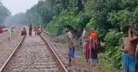 চুয়াডাঙ্গার আলমডাঙ্গায় ট্রেনের ধাক্কায় অজ্ঞাত বাকপ্রতিবন্ধীর মৃত্যু