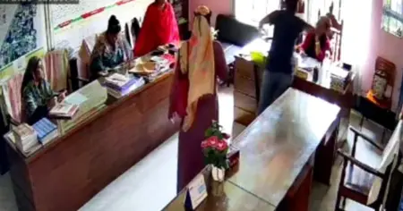 চুয়াডাঙ্গায় প্রধান শিক্ষিকাকে মারধরের ঘটনায় মামলা, গ্রেপ্তার-১