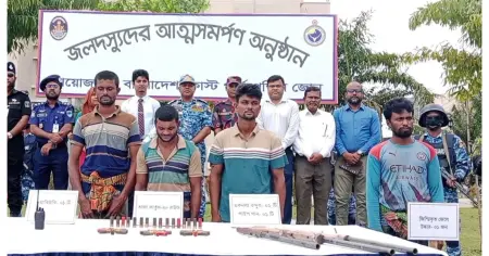 সুন্দরবনে আত্মসমর্পণ তিন বনদস্যুর, উদ্ধার জিম্মি জেলে