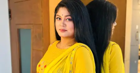 দ্বিতীয় বিয়ে করলেন মৌসুমী হামিদ, প্রকাশ্যে আনলে মা হওয়ার খবর