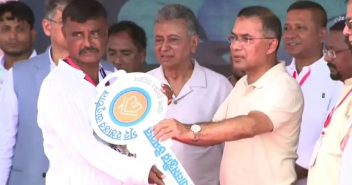 বাঁশখালীতে বন্যা ক্ষতিগ্রস্তদের পুনর্বাসন কার্যক্রম ও গৃহ হস্তান্তর উদ্বোধন করলেন প্রধানমন্ত্রী তারেক রহমান
