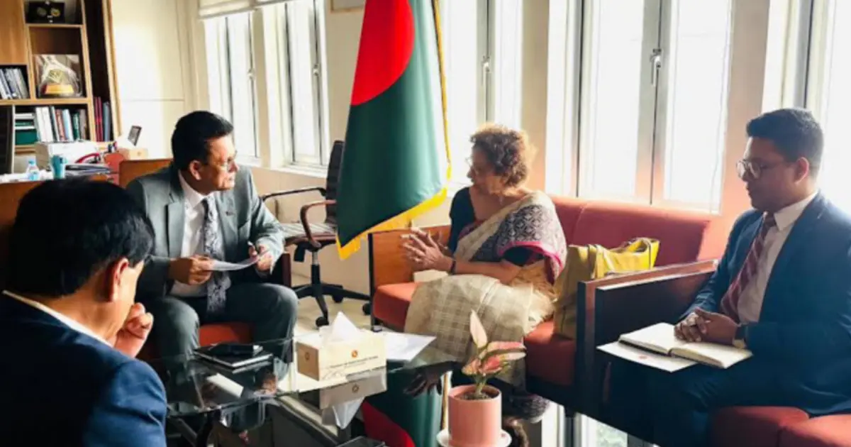 তথ্যপ্রযুক্তি খাতে বাংলাদেশ অত্যন্ত সম্ভাবনাময়: শিক্ষামন্ত্রীর সাথে সৌজন্য সাক্ষাতে আইরিন খান
