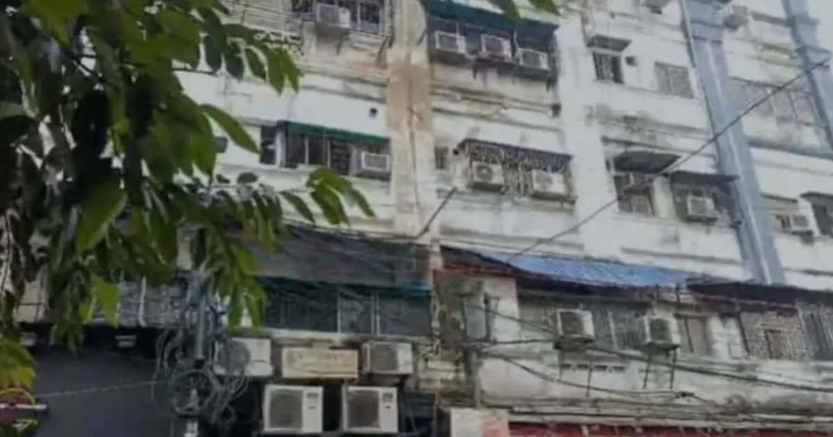 কলকাতার হোটেলে ভয়াবহ অগ্নিকাণ্ডে শিশু ও বাংলাদেশিসহ নিহত ৯
