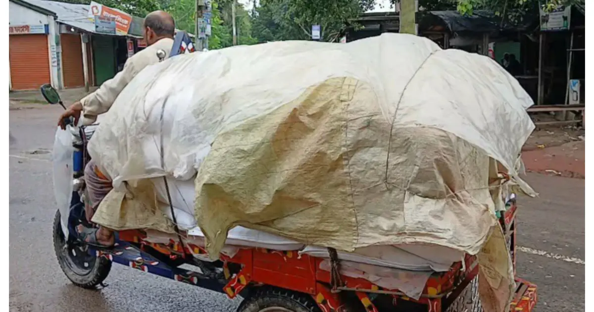 আলমডাঙ্গায় সার পাচারের চেষ্টার অভিযোগে ২০ বস্তা সার আটক 