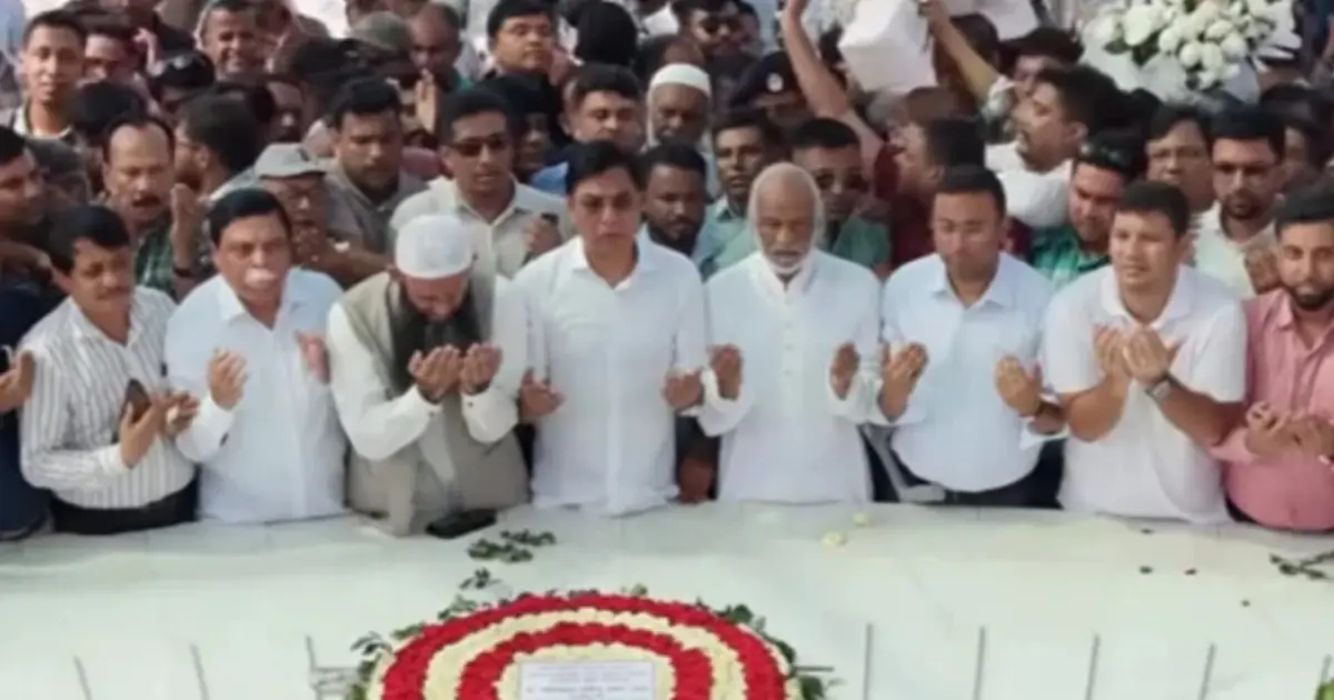 শহীদ প্রেসিডেন্ট জিয়াউর রহমান ও খালেদা জিয়ার সমাধিতে নতুন মন্ত্রীদের শ্রদ্ধা