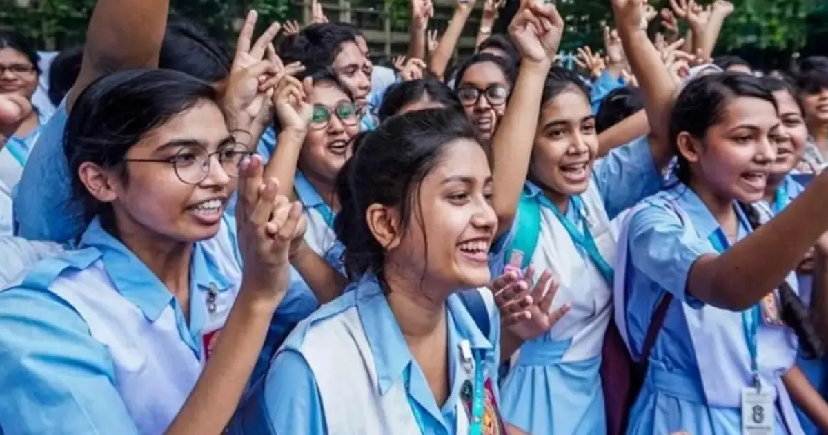 এসএসসি ও সমমানের ফল প্রকাশ: জিপিএ-৫ পেয়েছে ১ লাখ ১৬ হাজার ৬৭৬ শিক্ষার্থী