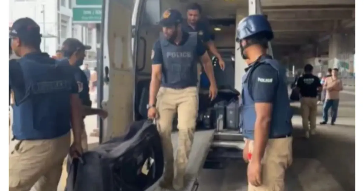 মিরপুর-১০ ও ফার্মগেটে পরিত্যক্ত বস্তা ঘিরে আতঙ্ক, পরীক্ষা শেষে পরিস্থিতি স্বাভাবিক