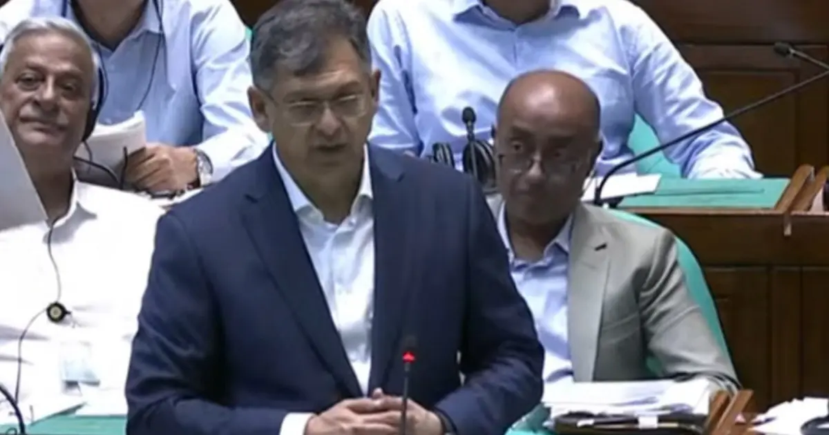 পুলিশে ১৪ হাজার ৪০০ পদে নতুন নিয়োগ দেওয়া হবে: স্বরাষ্ট্রমন্ত্রী