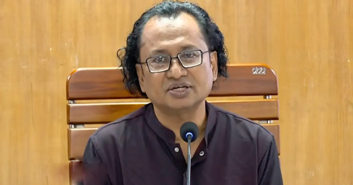 শেখ হাসিনার বক্তব্য প্রচার করলে গণমাধ্যমের বিরুদ্ধে আইনি ব্যবস্থা: তথ্য উপদেষ্টা