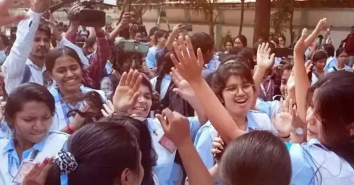 এসএসসি পাসের হার ও জিপিএ-৫ এ ছেলেদের টেক্কা দিল মেয়েরা