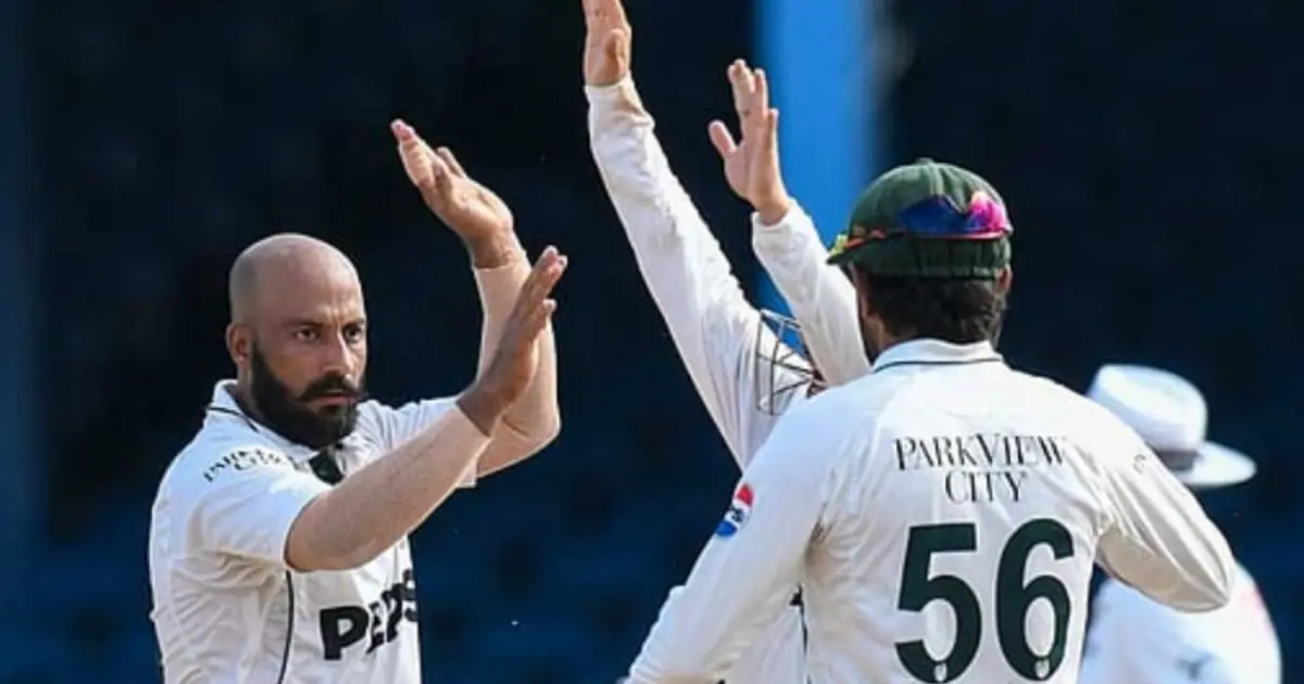 ত্রিনিদাদ টেস্টে নাটকীয় ১৪ উইকেটের দিনে চালকের আসনে পাকিস্তান