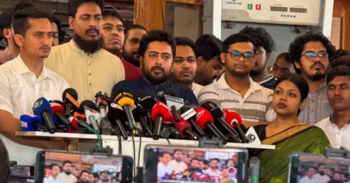 জুলাই স্মৃতি জাদুঘর পরিদর্শন শেষে ভারতের প্রতি তোষণ নীতির অভিযোগে বিএনপির সমালোচনা নাহিদ ইসলামের