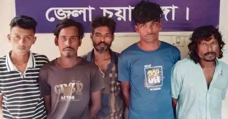 আলমডাঙ্গায় পুলিশের মাদকবিরোধী অভিযানে গ্রেপ্তার ৫, ৪ জনকে সামারি ট্রায়ালে প্রেরণ