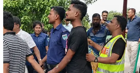 চুয়াডাঙ্গায় অনলাইন জুয়ার টাকার দ্বন্দ্বে দু' যুবককে আটকে নির্যাতন, গ্রেপ্তার ৯