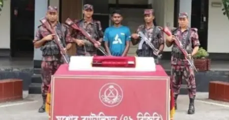 যশোর-বেনাপোল মহাসড়কে কোটি টাকার সোনাসহ পাচারকারী আটক