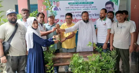আলমডাঙ্গায় শিক্ষার্থীদের মাঝে চারা বিতরণ ও বৃক্ষরোপণ কর্মসূচির উদ্বোধন