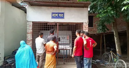 ঝিনাইদহে সাপের কামড়ে ষষ্ঠ শ্রেণির ছাত্রের মৃ ত্যু, হাসপাতালে নেওয়ার বদলে নেওয়া হয় ওঝার কাছে
