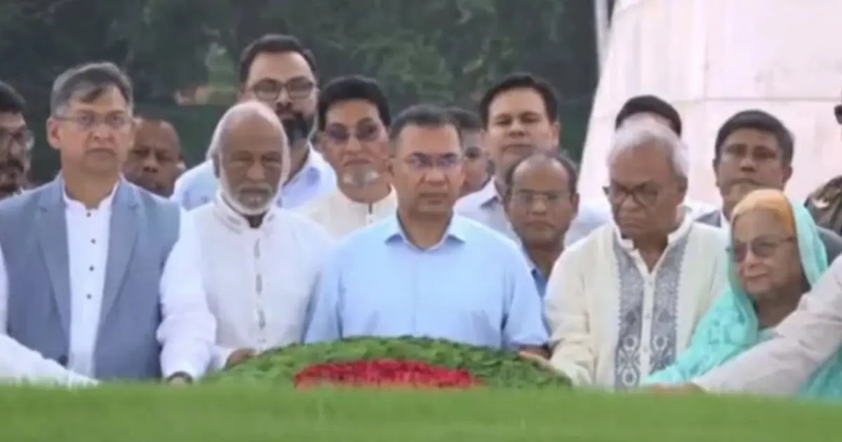 বিএনপির ৪৮তম প্রতিষ্ঠাবার্ষিকীতে জিয়াউর রহমান ও খালেদা জিয়ার সমাধিতে তারেক রহমানের শ্রদ্ধা
