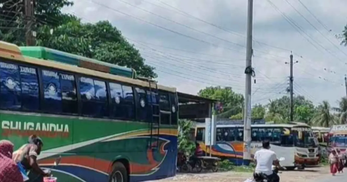 চুয়াডাঙ্গায় পাঁচ রুটে অনির্দিষ্টকালের বাস ধর্মঘট, দূরপাল্লার যানবাহনও বন্ধের হুঁশিয়ারি