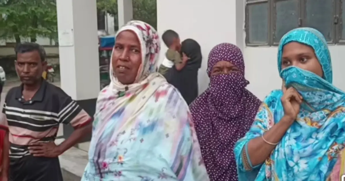 চুয়াডাঙ্গার জীবননগরে বাস-ইজিবাইক মুখোমুখি সংঘর্ষে এক নারী নিহত, আহত ৫