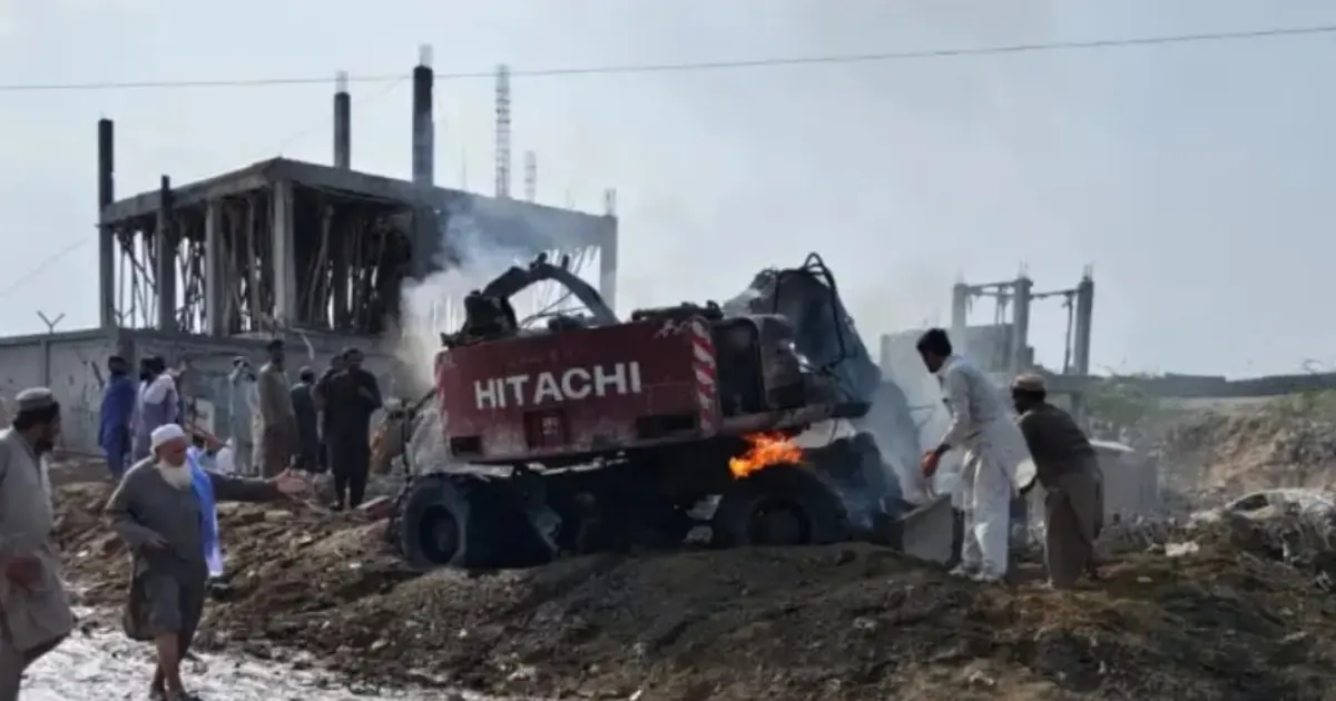 খাইবার পাখতুনখাওয়ায় পুলিশ চেকপোস্টে আত্মঘাতী গাড়ি বোমা হামলা, নিহত ১২