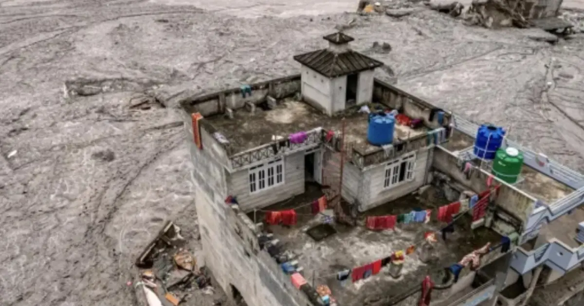 নেপালে আকস্মিক বন্যায় নিহতের সংখ্যা বেড়ে ১৩৪২, নিখোঁজ পৌনে ৫ হাজার