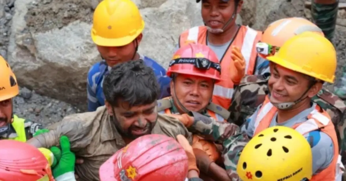 নেপালে বন্যার ৯ দিন পর জলবিদ্যুৎ সুড়ঙ্গ থেকে ২ শ্রমিক জীবিত উদ্ধার