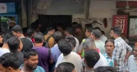 জাসদ কার্যালয়ে অভিযান: সাবেক ডিইউজে সভাপতি সূর্যসহ আটক ৫০