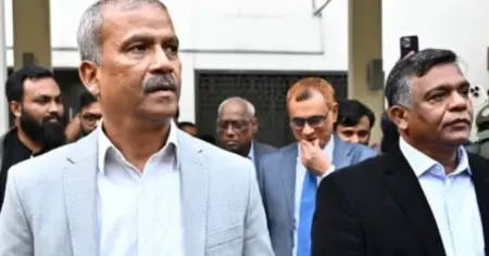 ভারতে টি-টোয়েন্টি বিশ্বকাপে না খেলার পেছনে আসিফ নজরুলকে দায়ী করল তদন্ত কমিটি