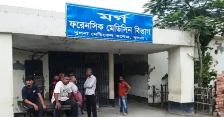 খুলনার দৌলতপুরে প্রকাশ্যে যুবককে গুলি করে হত্যা