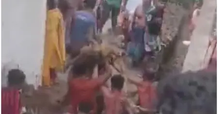 আলমডাঙ্গায় ড্রেন নির্মাণের সময় মাটি ধসে এক শ্রমিকের মৃত্যু,আহত ২