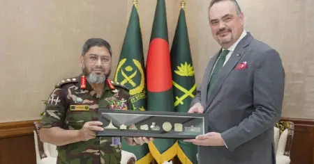 সেনাপ্রধানের সঙ্গে মার্কিন রাষ্ট্রদূতের সৌজন্য সাক্ষাৎ, দ্বিপক্ষীয় প্রতিরক্ষা বিষয়ে আলোচনা