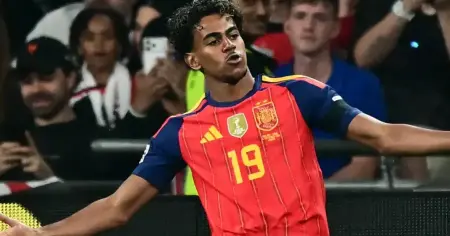 ওয়েম্বলিতে জয় ও গোল নিয়ে মুখ খুললেন ইয়ামাল, জানালেন বল ছিনিয়ে নেওয়ার কৌশল  