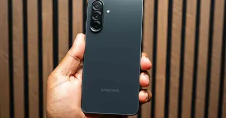 স্যামসাং গ্যালাক্সি এস-২৭ সিরিজে সেলফি ক্যামেরায় 'আইফোন স্পর্শ'! উন্মোচনের আগেই বড় চমকের আভাস 