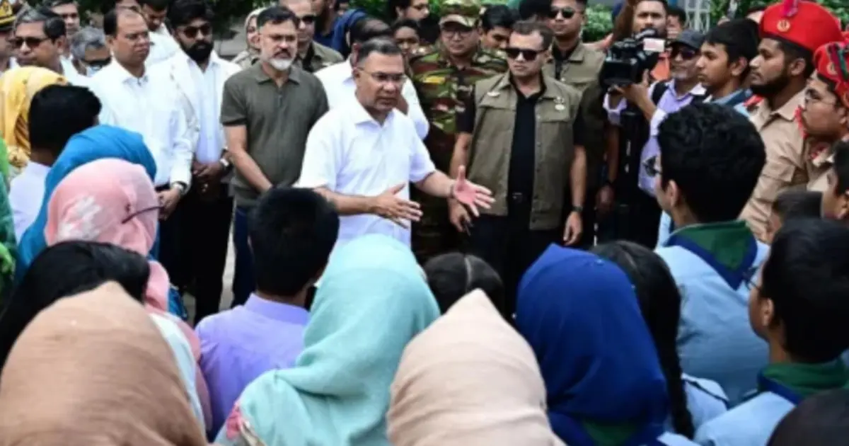 বাংলাদেশ শিশু হাসপাতালে আকস্মিক পরিদর্শনে প্রধানমন্ত্রী, চিকিৎসকের কক্ষে ধূমপান দেখে সাময়িক বরখাস্তের নির্দেশ