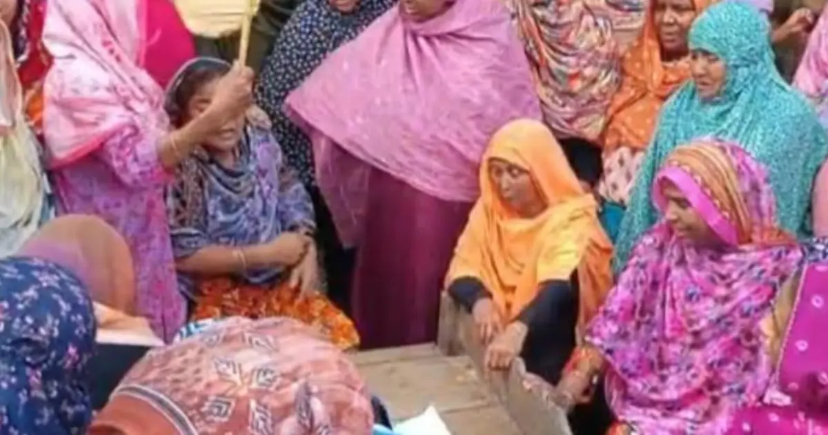 চুয়াডাঙ্গার দামুড়হুদায় পুকুরে পড়ে যাওয়া ১০ টাকার নোট তুলতে গিয়ে পানিতে ডুবে শিশুর মৃত্যু