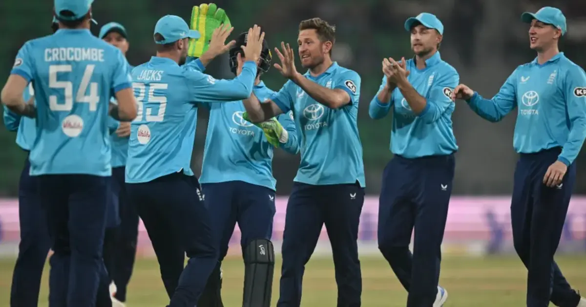 লাহোরে রানের বন্যায় শ্রীলঙ্কাকে হারিয়ে ইংল্যান্ডের রেকর্ড জয়
