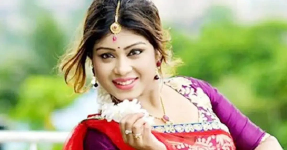 কক্সবাজারে বিশেষ ট্যুরে ঢালিউড অভিনেত্রী মিষ্টি জান্নাত