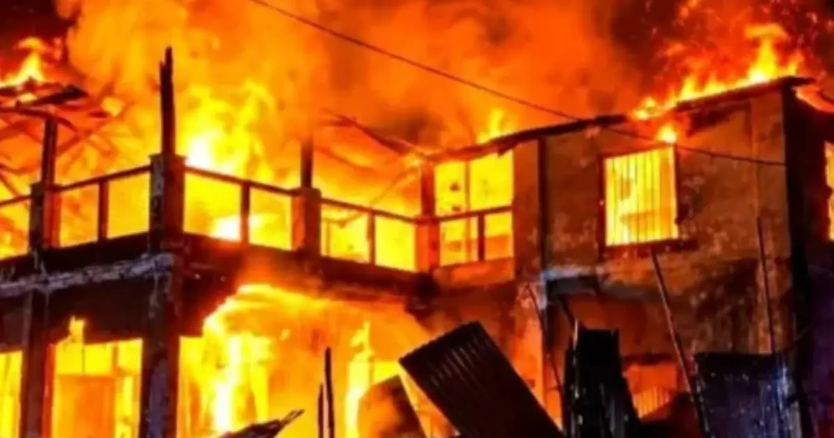 গৌরীপুরে আগুনে ভস্মীভূত ঐতিহ্যবাহী ঝলমল সিনেমা হল ও ২০টি দোকান
